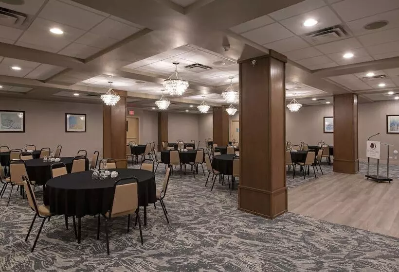 Doubletree By Hilton Hotel Kamloops