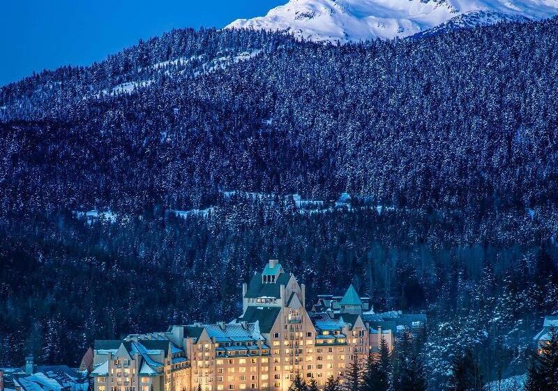 هتل Fairmont Chateau Whistler