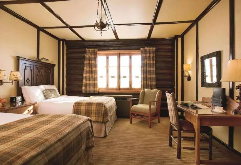 Отель Fairmont Le Chateau Montebello