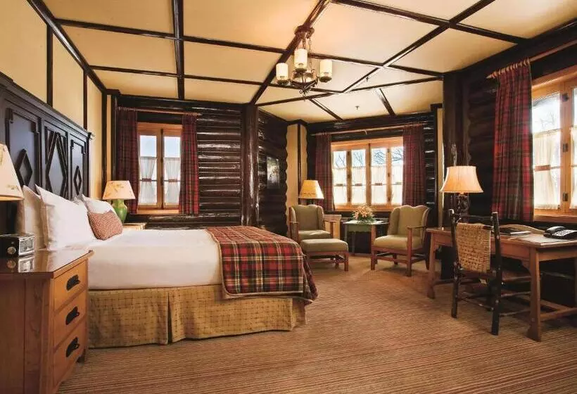 Отель Fairmont Le Chateau Montebello