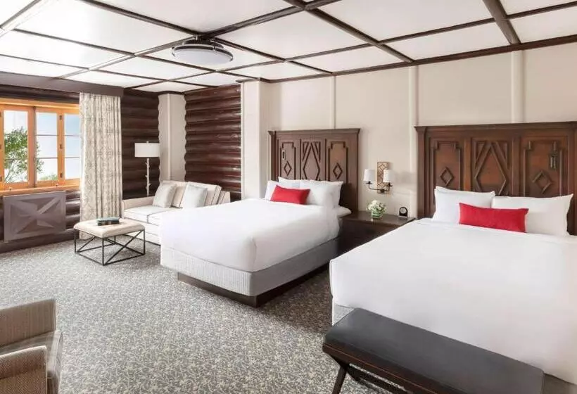 Отель Fairmont Le Chateau Montebello