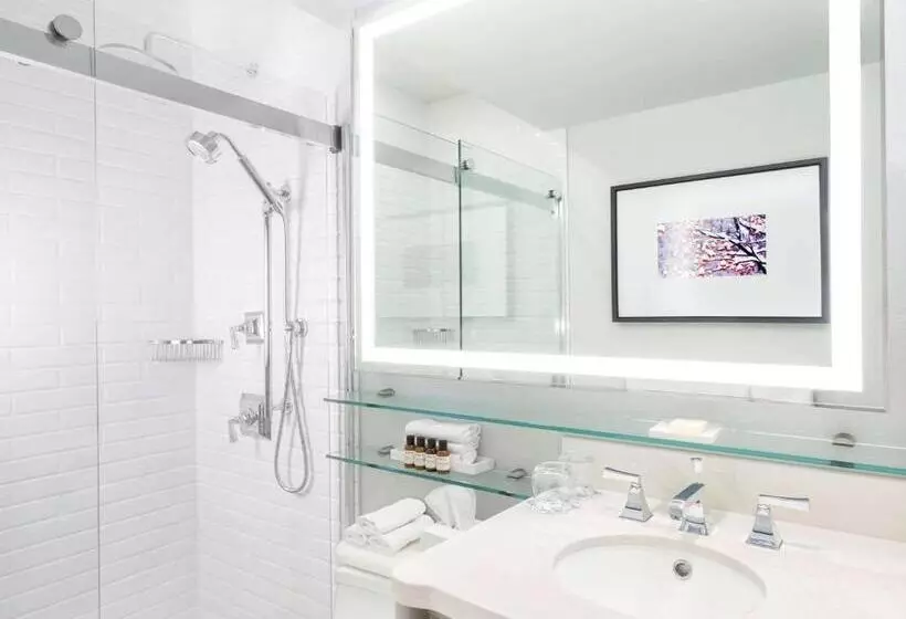 Отель Fairmont Le Chateau Montebello