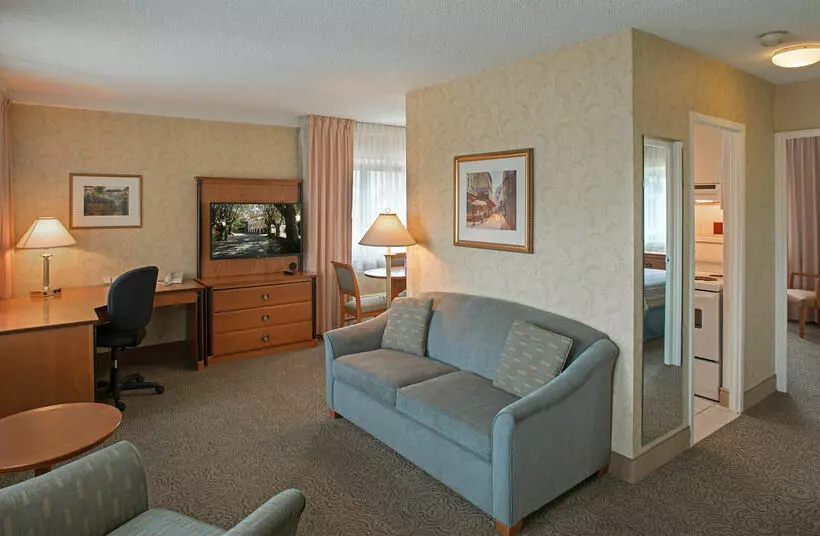 فندق Four Points by Sheraton Montreal Centre Ville