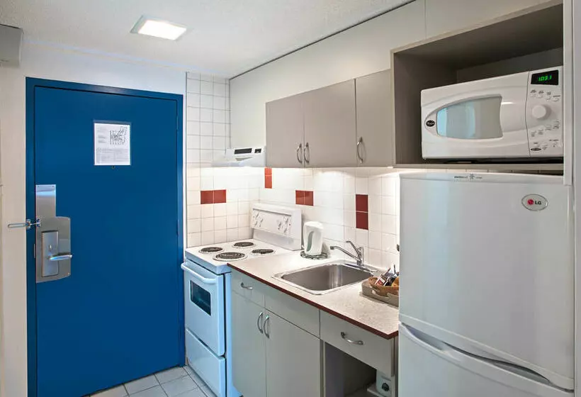 فندق Four Points by Sheraton Montreal Centre Ville