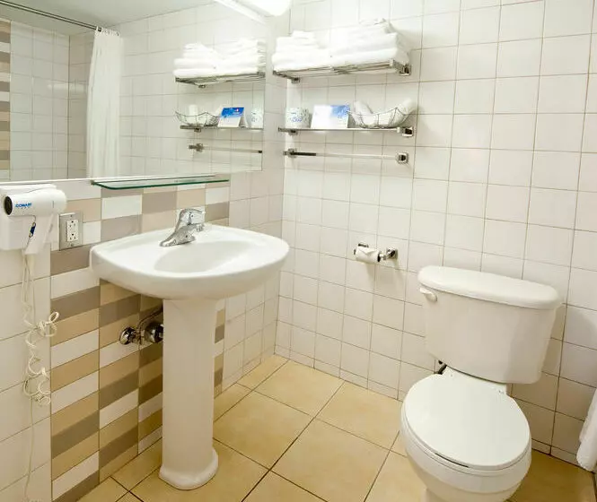 فندق Four Points by Sheraton Montreal Centre Ville