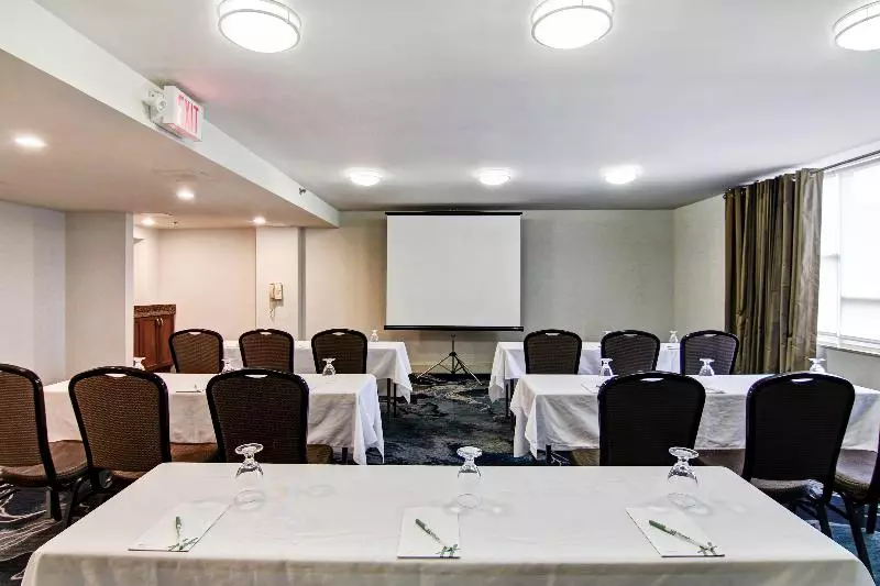 فندق Holiday Inn Oakville Centre, An Ihg