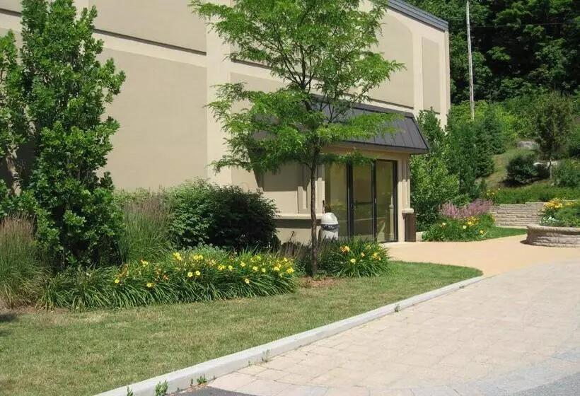 فندق Le President Sherbrooke