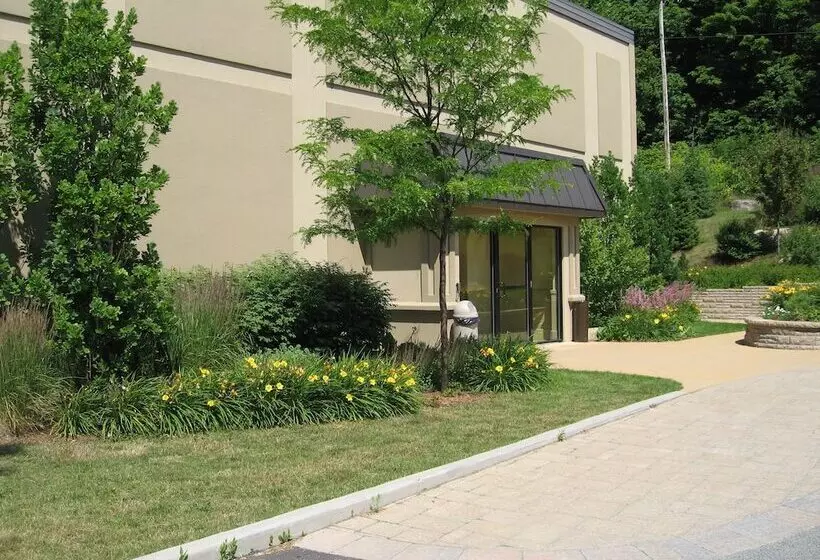 فندق Le President Sherbrooke