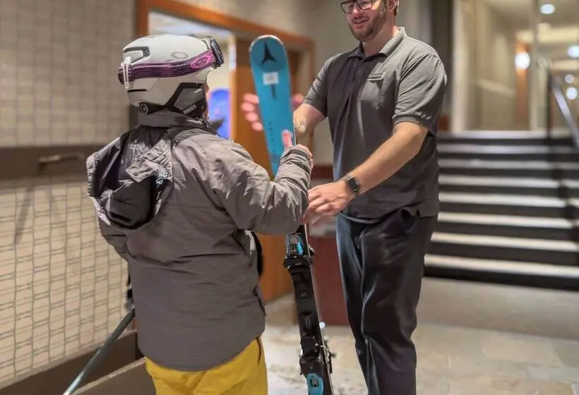 هتل Listel Whistler, A Coast