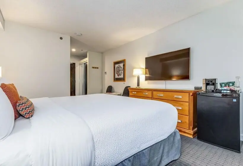 هتل Listel Whistler, A Coast