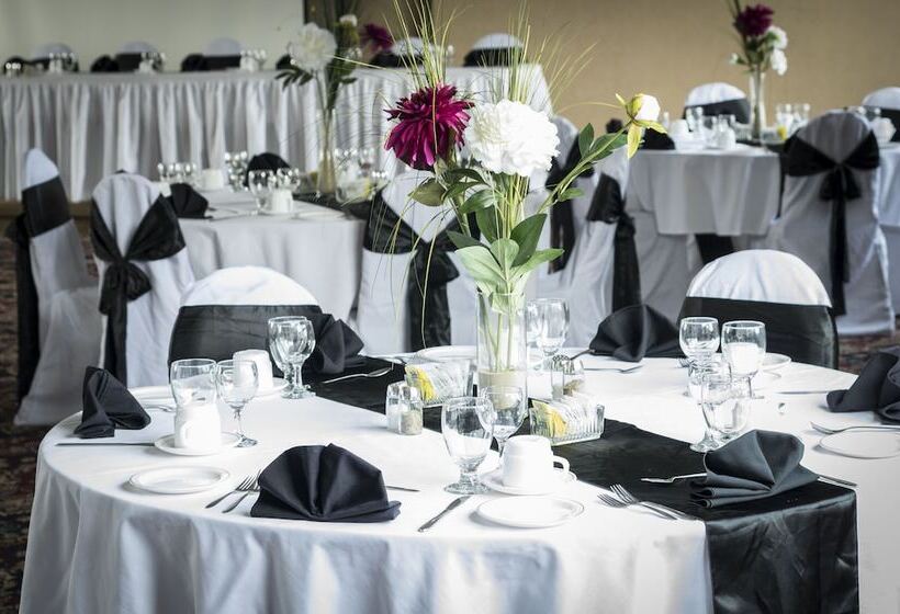 فندق Mount Peyton Resort & Conference Centre