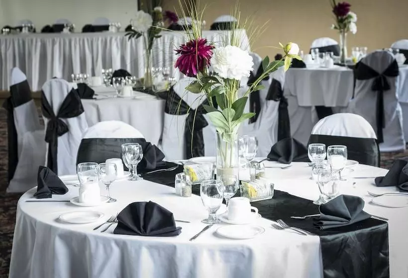 Hotel Mount Peyton Resort & Conference Centre