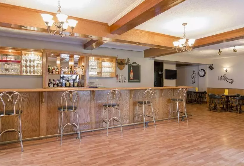 Hotel Mount Peyton Resort & Conference Centre