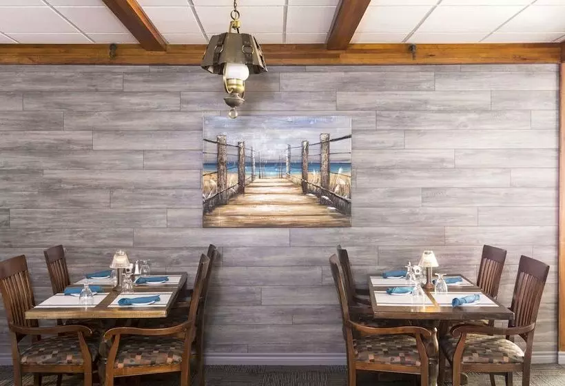 Hotel Mount Peyton Resort & Conference Centre