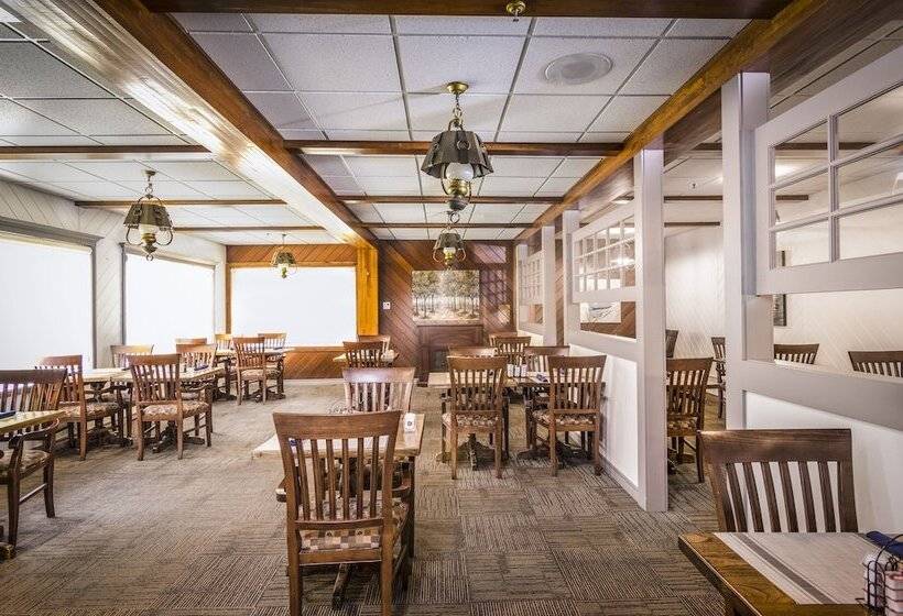 فندق Mount Peyton Resort & Conference Centre