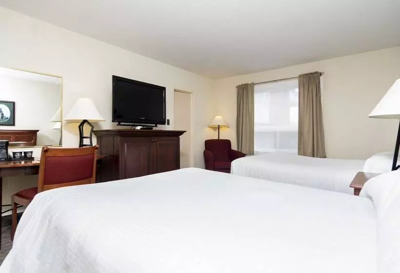 Hotel Mount Peyton Resort & Conference Centre