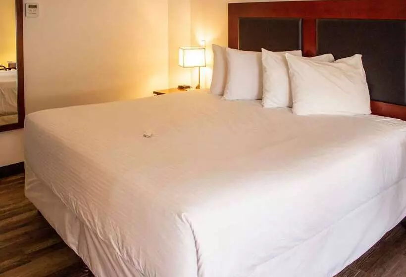 Hotel Penticton, Independent