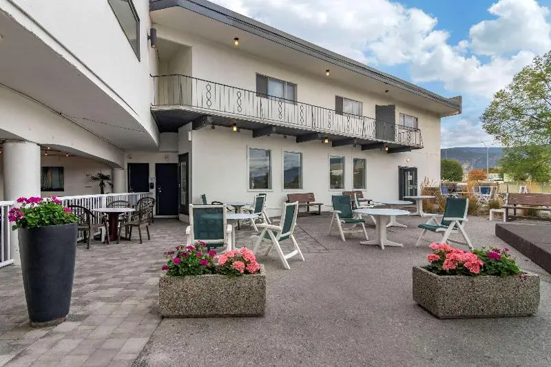 ホテル Penticton, Independent