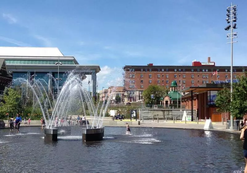 Prince Arthur Waterfront Hotel & Suites