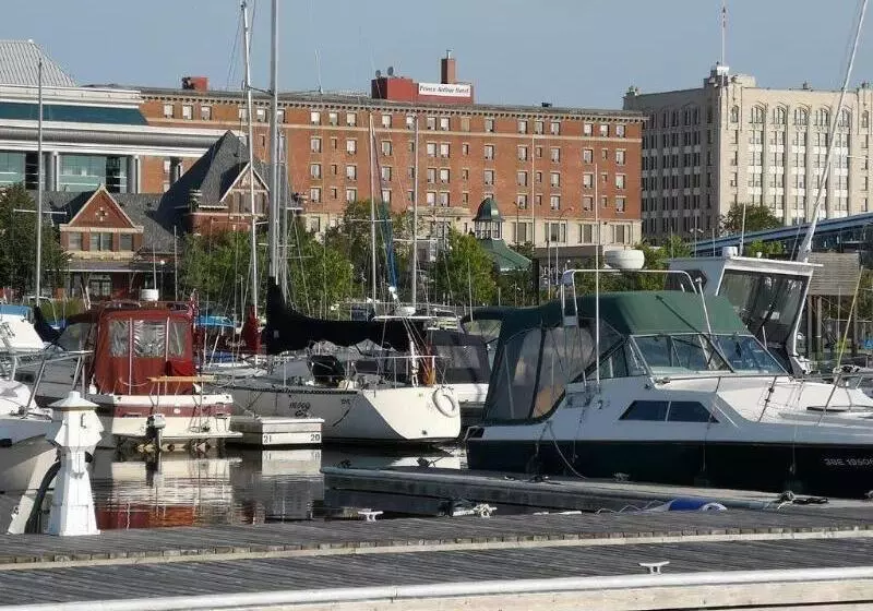 Prince Arthur Waterfront Hotel & Suites