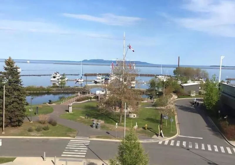 Prince Arthur Waterfront Hotel & Suites