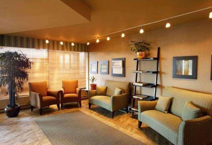 فندق Quality Inn & Suites Pe Trudeau Airport