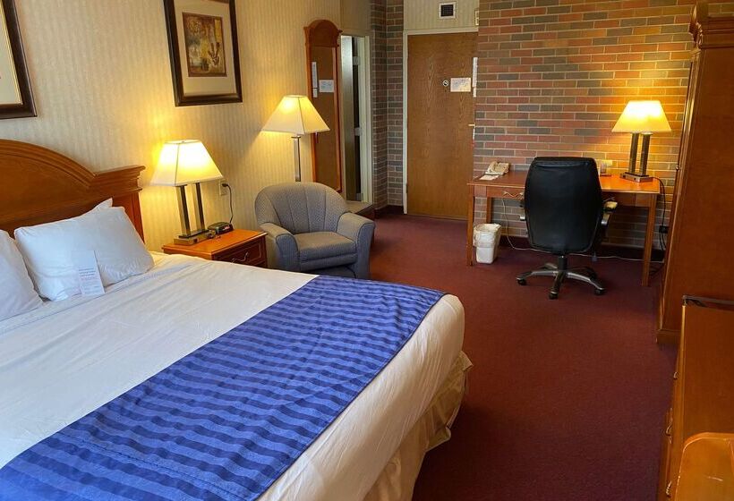 בית מלון כפרי Ramada By Wyndham Lethbridge