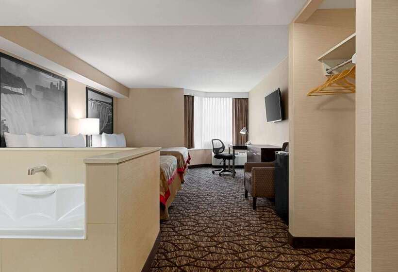 Отель Ramada By Wyndham Niagara Falls Near The Falls