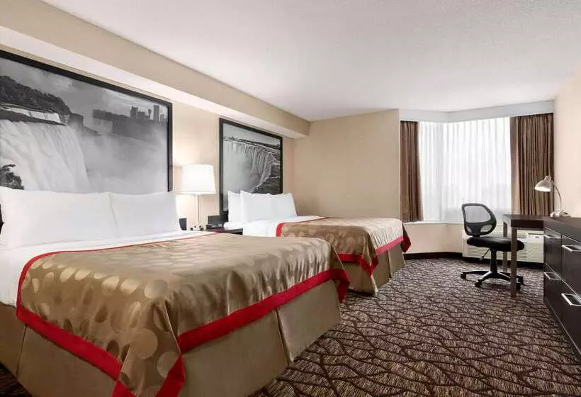 Hotel Ramada By Wyndham Niagara Falls Near The Falls