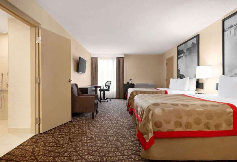 Отель Ramada By Wyndham Niagara Falls Near The Falls