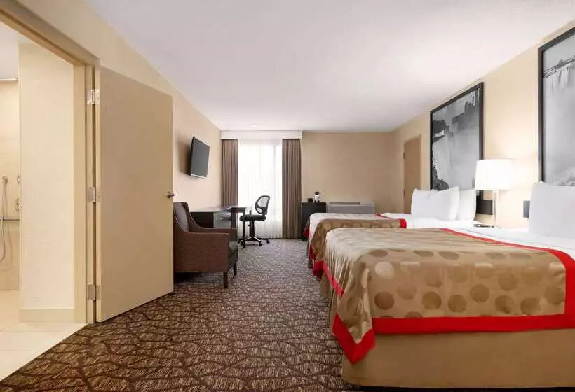 Hotel Ramada By Wyndham Niagara Falls Near The Falls