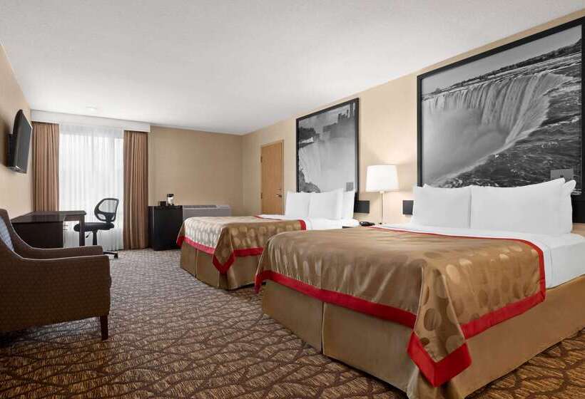Отель Ramada By Wyndham Niagara Falls Near The Falls