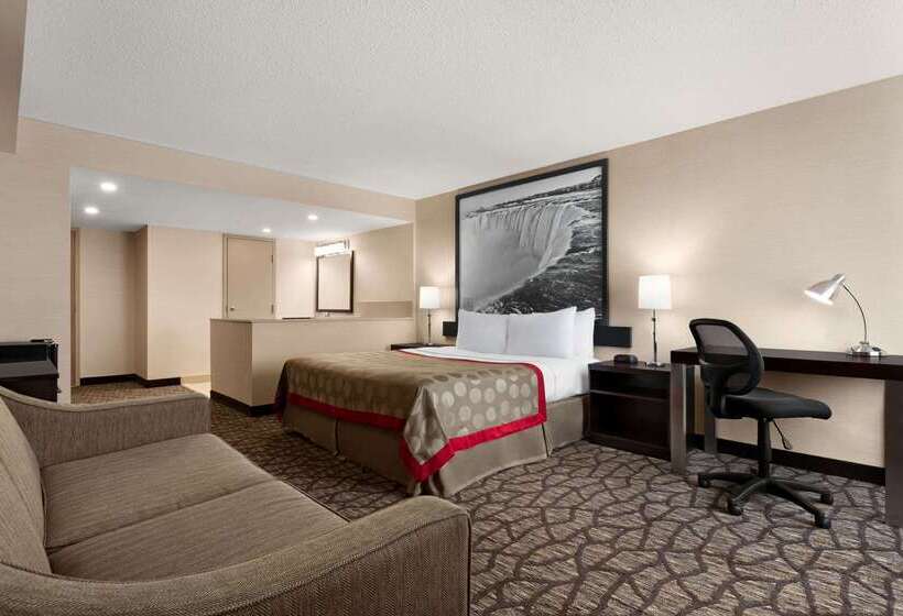 Отель Ramada By Wyndham Niagara Falls Near The Falls