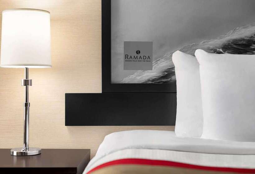 Отель Ramada By Wyndham Niagara Falls Near The Falls