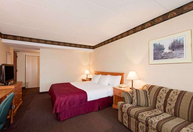 فندق Ramada By Wyndham Pinewood Park Resort North Bay