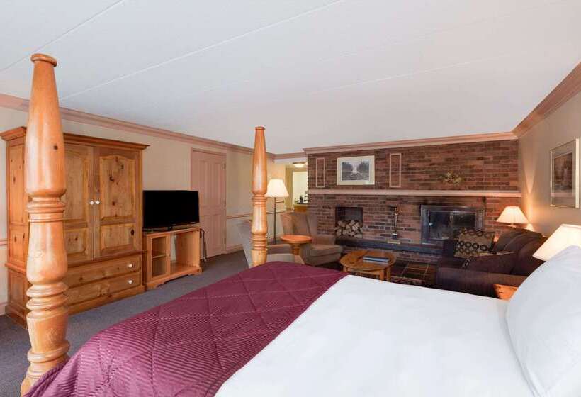 فندق Ramada By Wyndham Pinewood Park Resort North Bay