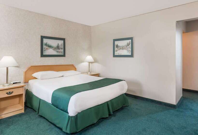 فندق Ramada By Wyndham