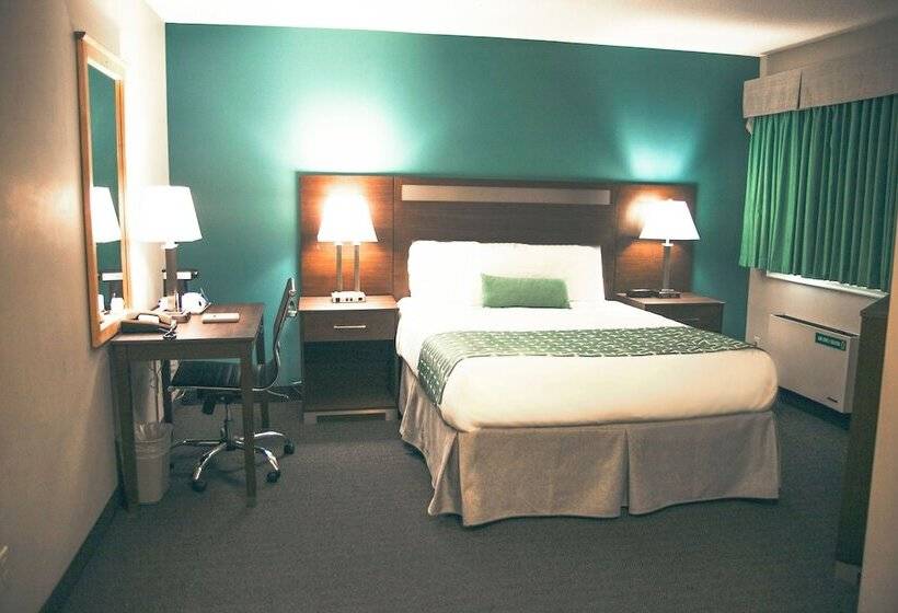 فندق Ramada By Wyndham