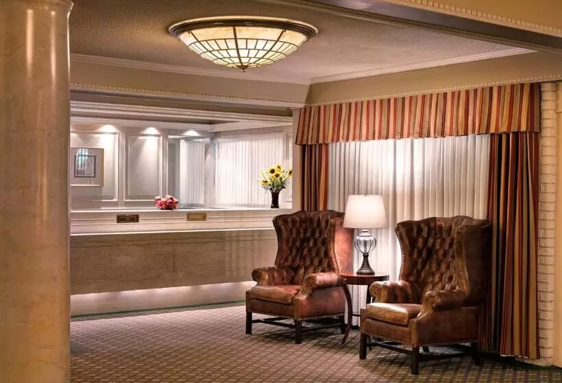 Royal Scot Hotel & Suites