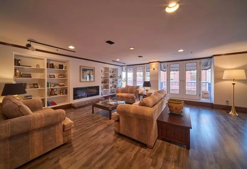 Отель The Bedford Regency