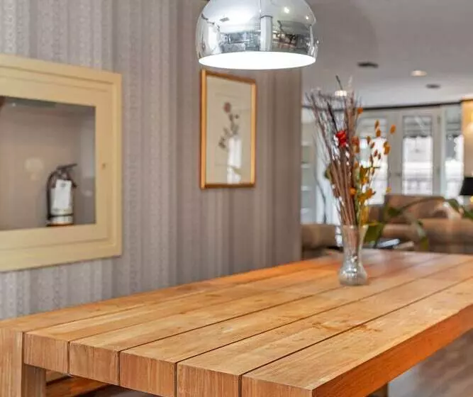 Отель The Bedford Regency