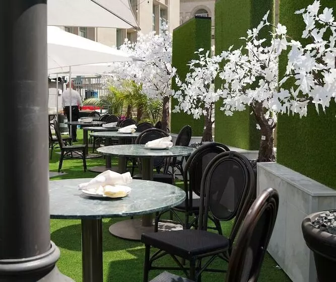 The Fort Garry Hotel Spa And Conference Centre, Ascend Hotel Collection