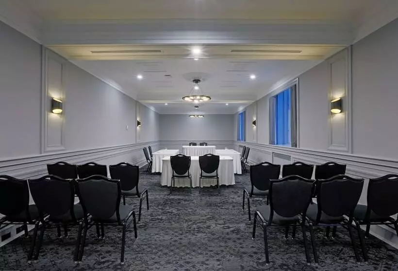 The Fort Garry Hotel Spa And Conference Centre, Ascend Hotel Collection