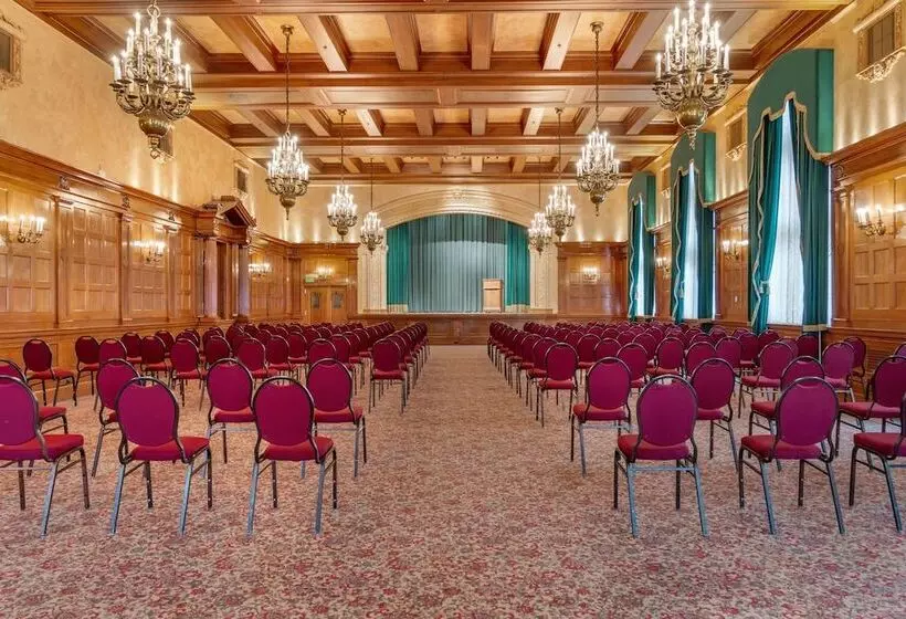 The Fort Garry Hotel Spa And Conference Centre, Ascend Hotel Collection