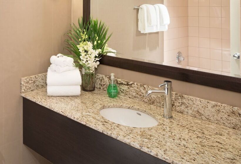 هتل Listel Whistler, A Coast