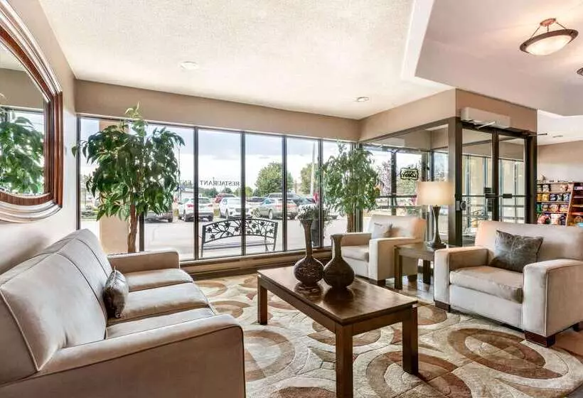 فندق Travelodge By Wyndham Kingston Lasalle