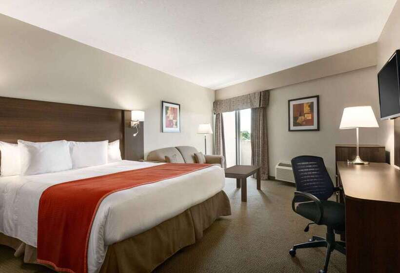 هتل Travelodge By Wyndham Kingston Lasalle