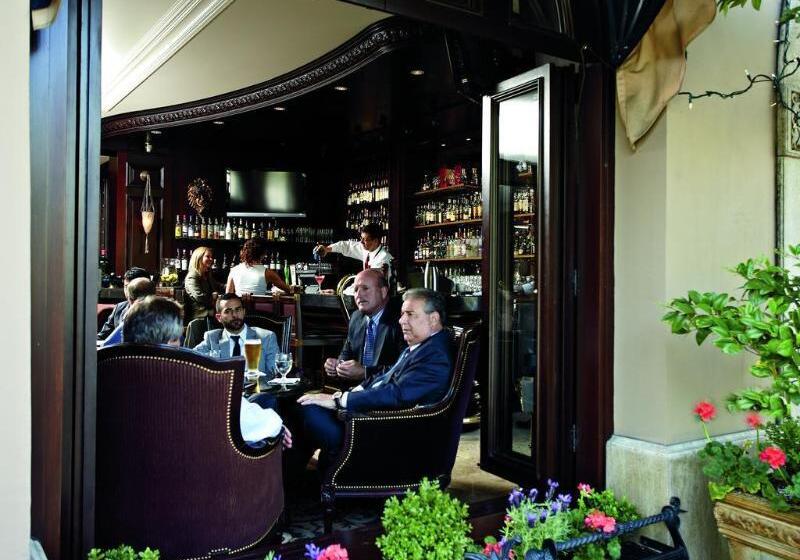 Wedgewood Hotel & Spa Relais & Chateaux