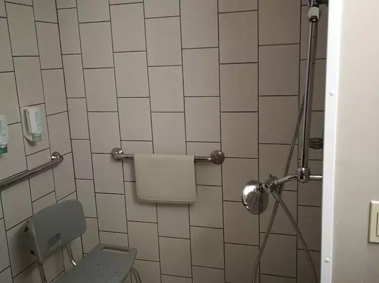 Motel Super 8 By Wyndham Timmins On