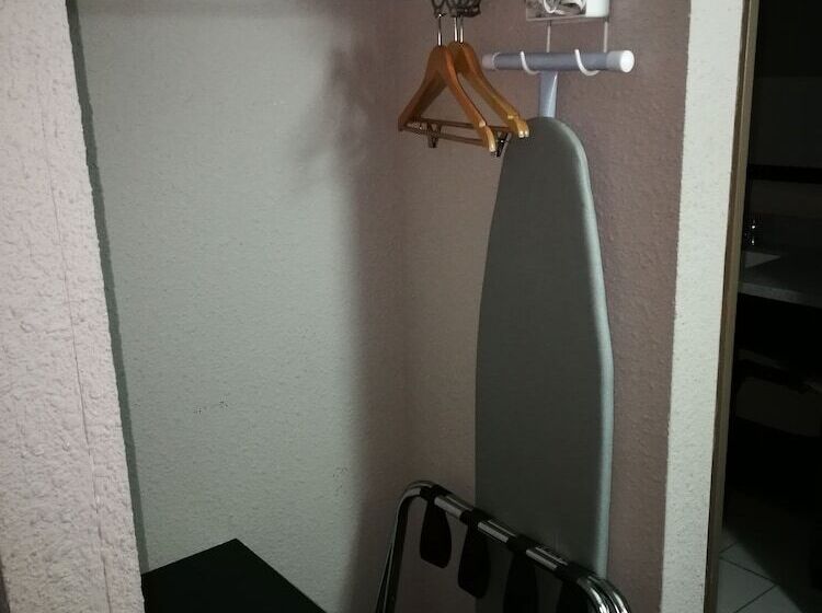 Motel Super 8 By Wyndham Timmins On